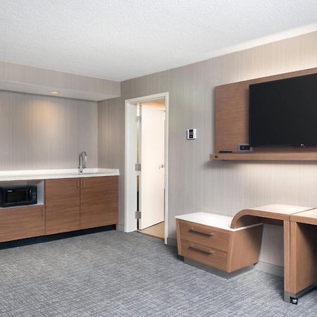 Courtyard By Marriott Lynchburg Hotel Екстериор снимка