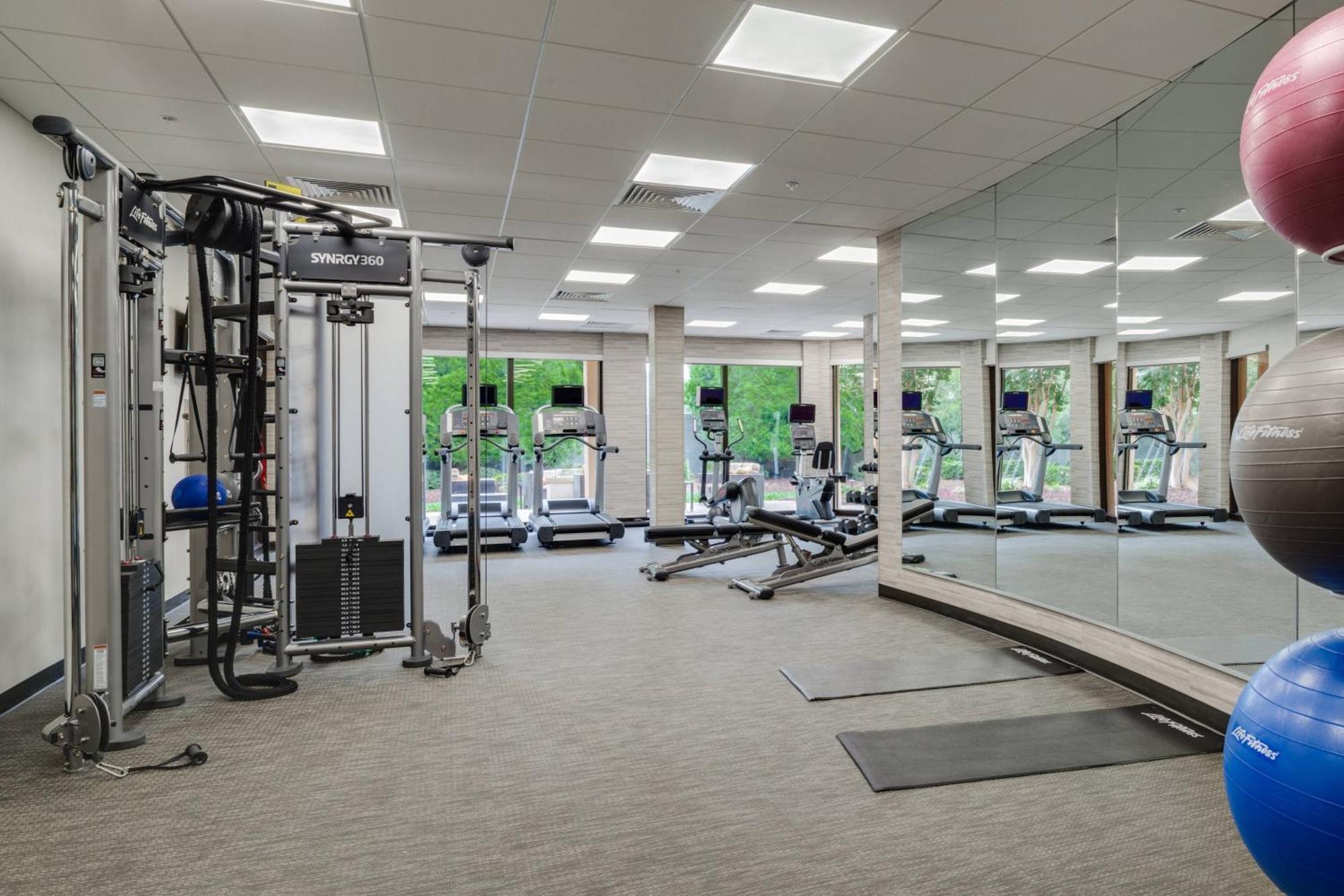 Courtyard By Marriott Lynchburg Hotel Екстериор снимка