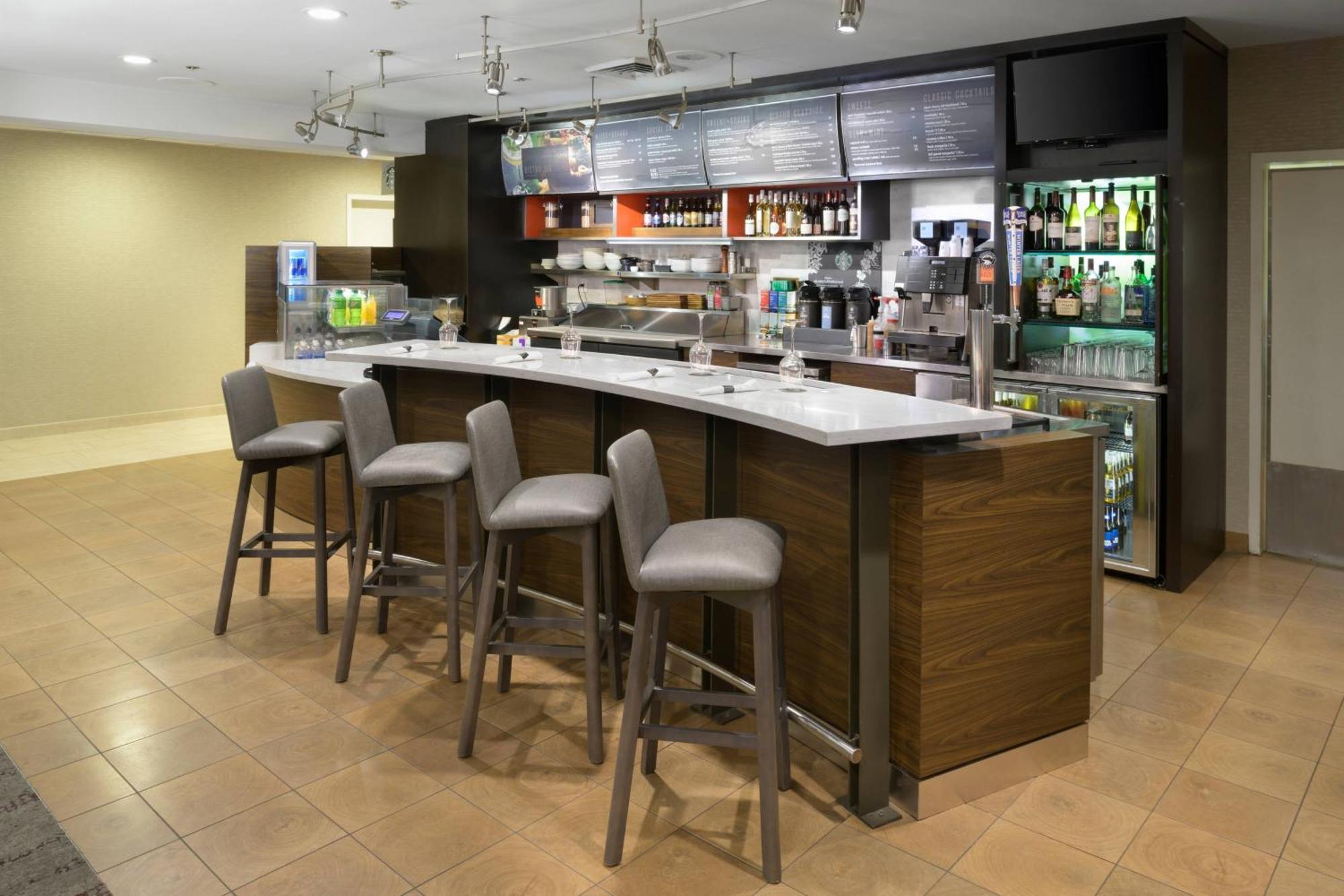 Courtyard By Marriott Lynchburg Hotel Екстериор снимка