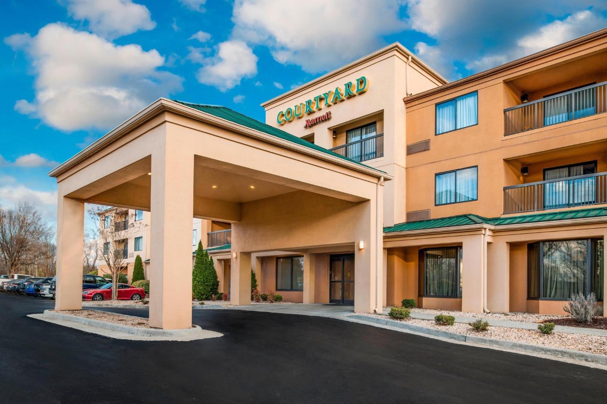 Courtyard By Marriott Lynchburg Hotel Екстериор снимка