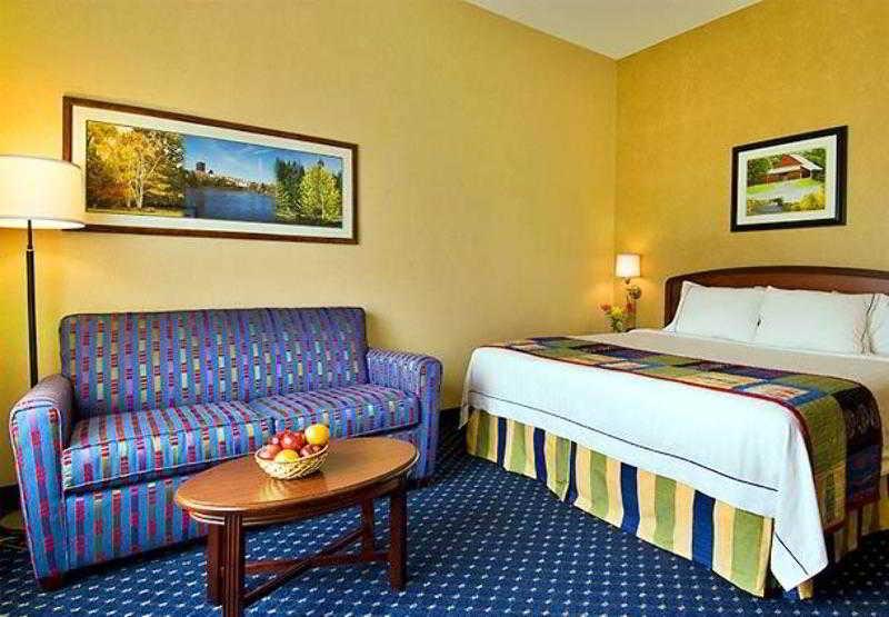 Courtyard By Marriott Lynchburg Hotel Стая снимка