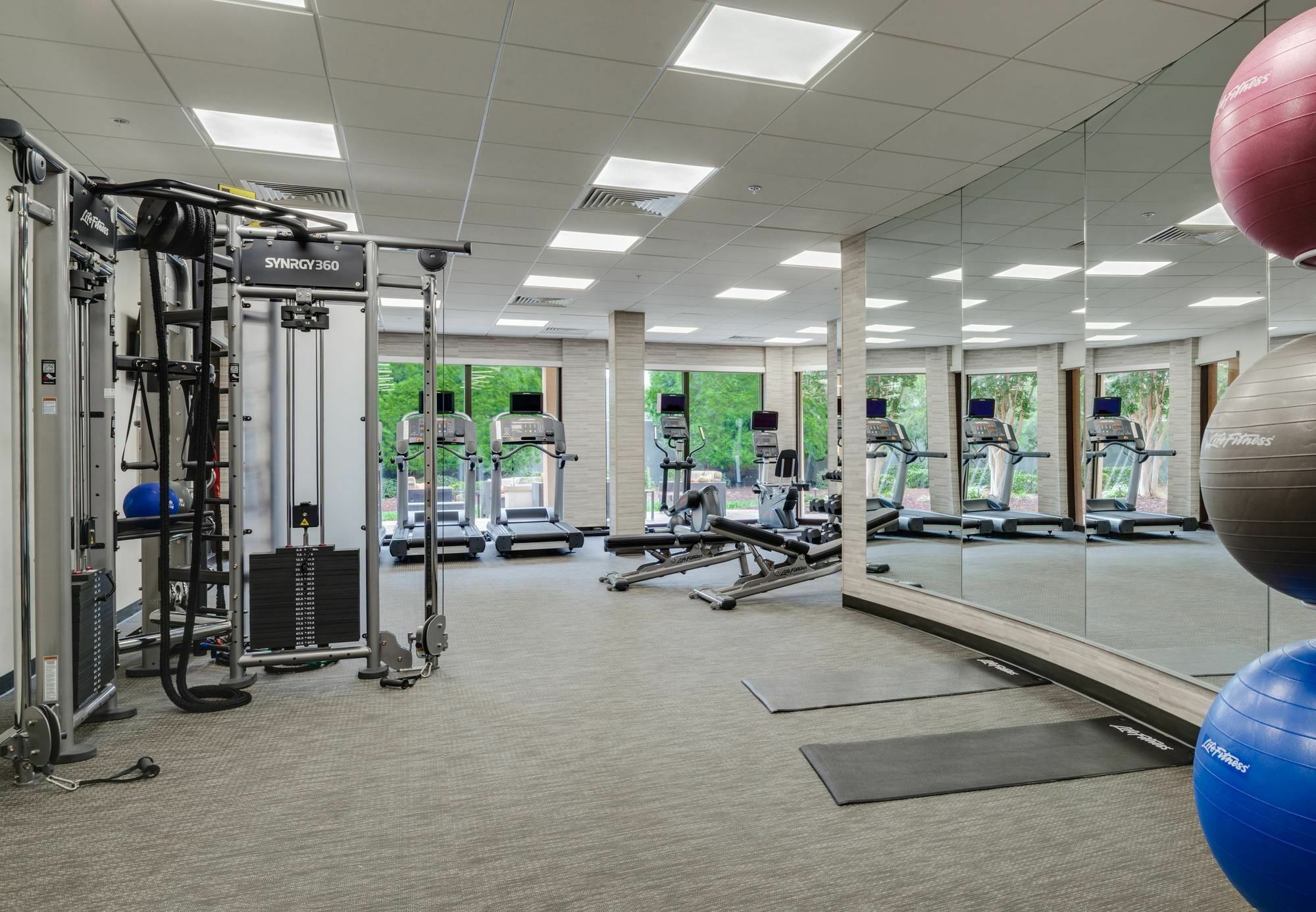 Courtyard By Marriott Lynchburg Hotel Екстериор снимка