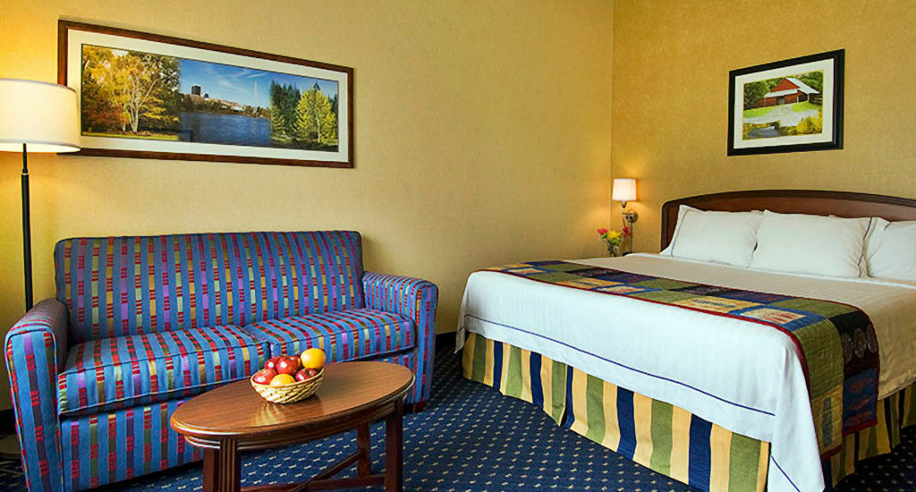 Courtyard By Marriott Lynchburg Hotel Екстериор снимка